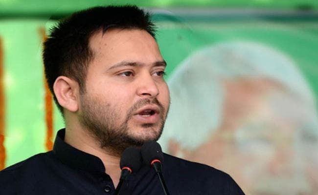 तेजस्वी के खिलाफ अापराधिक मुकदमा दर्ज, पप्पू यादव को बताया था भाजपा का एजेंट