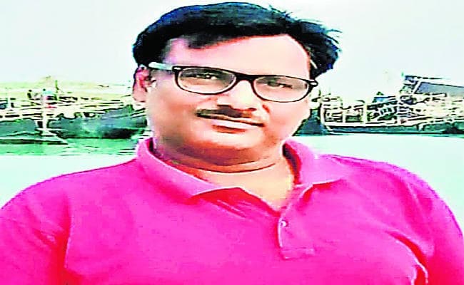 सेंट्रल बैंक, लालपुर के मैनेजर का शव मिला