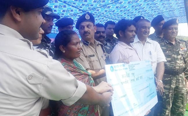 पलामू : झारखंड के दूसरे सबसे बड़े नक्सली बिरसई ने किया सरेंडर