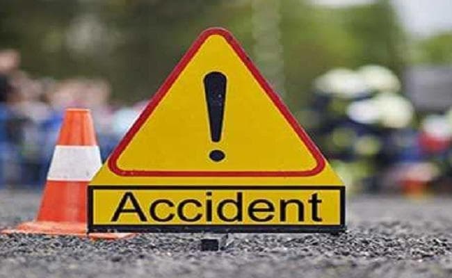 बिहार : पिकअप वाहन ने सड़क किनारे बैठे छह को रौंदा, दो की मौत, 4 अन्य जख्मी