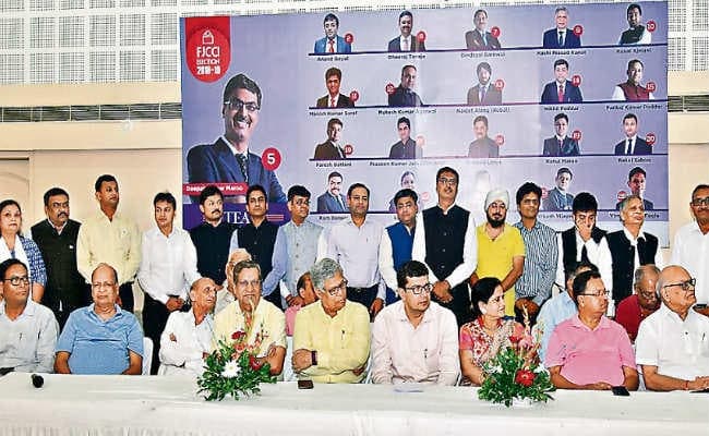 रांची: टीम दीपक मारू की पदयात्रा व परिचय सत्र का आयोजन, कहा, व्यापारियों के हित के लिए हम हमेशा रहेंगे तैयार