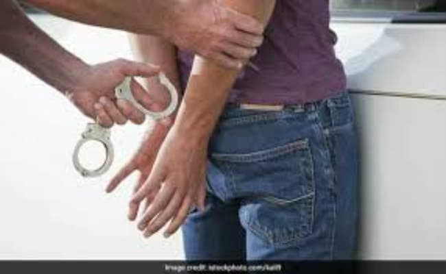 10 लाख का गांजा जब्त, दो तस्कर गिरफ्तार