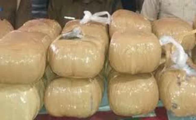 28 किलो गांजे व देशी शराब के साथ चार लोग गिरफ्तार, उत्पाद विभाग की टीम ने तलाशी के दौरान की कार्रवाई