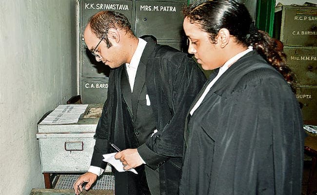 एडवोकेट एसोसिएशन हाइकोर्ट का द्विवार्षिक चुनाव : तीसरे राउंड तक अध्यक्ष पद पर रितु कुमार को मिली अच्छी बढ़त