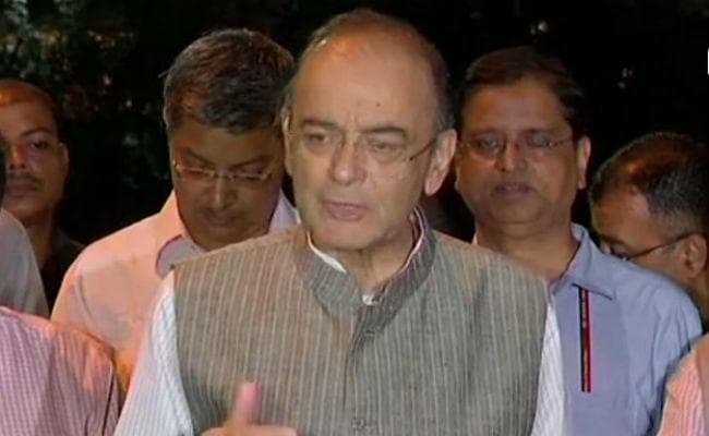 PM मोदी के साथ अर्थव्यवस्था की समीक्षा के बाद बोले जेटली- राजकोषीय घाटे के लक्ष्य पर सरकार अडिग