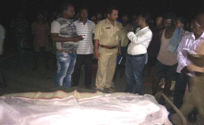 सिमडेगा : सड़क दुर्घटना में एक की मौत, विरोध में कई घंटे एनएच 143 जाम