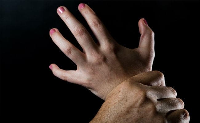 Social Media पर महिला से बढ़ायी दोस्ती और फिर नौकरी का झांसा देकर किया Rape