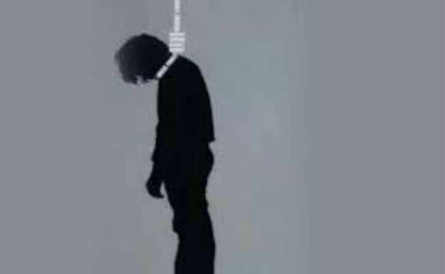 सर्विस मैनेजर ने बैंक में फांसी लगायी, मौत, वर्क लोड से परेशान हो कर खुदकुशी की आशंका