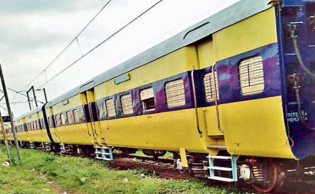 रांची : नया रैक आया, रांची-लोहरदगा लाइन में मेमो ट्रेन जल्द चलने की संभावना, होंगे आठ कोच