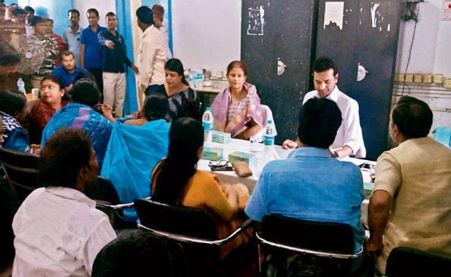 पटना : पार्षद बोले, झाड़ू-बेलचा तक नहीं, कमिश्नर बोले भाड़े पर लो, सड़क पर कचरा कतई मंजूर नहीं