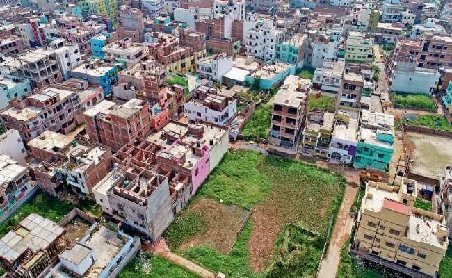 रेरा की सख्ती : बिल्डरों पर कार्रवाई शुरू, ब्याज सहित मूल रकम लौटाने का आदेश