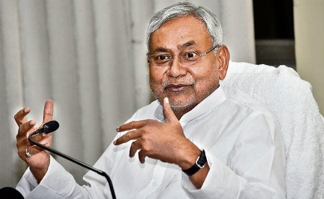 सीएम नीतीश कुमार ने की मद्य निषेध, उत्पाद एवं निबंधन विभाग की समीक्षा, कहा, 30 तक नष्ट करें बरामद कर रखी गयी शराब