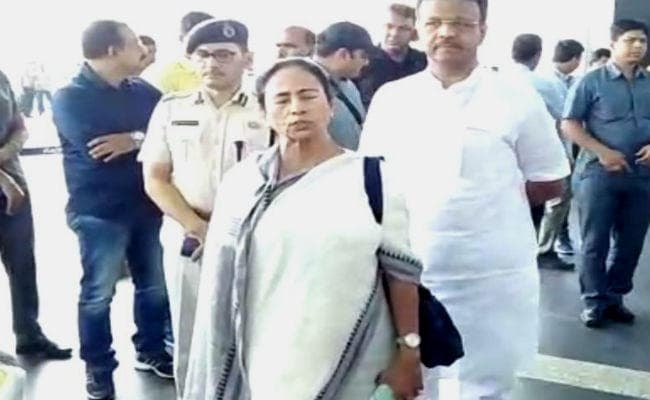 आग पर नियंत्रण की कोशिश जारी, मुख्यमंत्री ममता बनर्जी विदेश दौरे के लिए रवाना