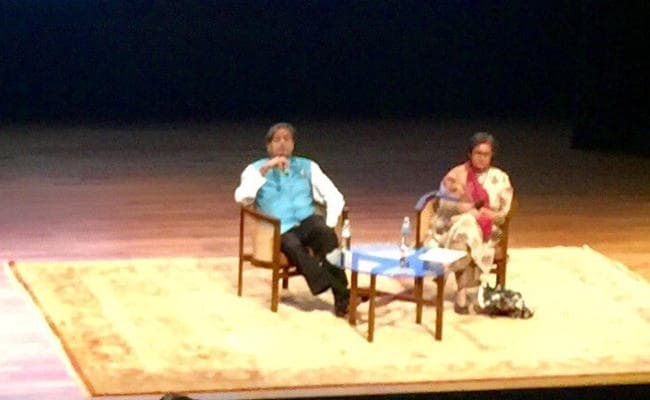 शशि थरूर ने जयपुर साहित्य महोत्सव में की हिंदुत्व पर चर्चा