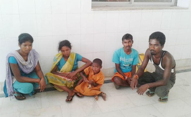 गुमला : घर में घुसकर अपराधियों ने कृषक को मारी गोली, इलाज में देरी होने से हुई मौत