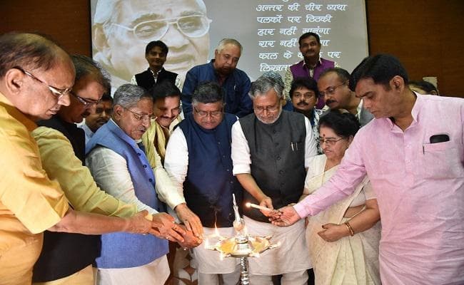 जनता द्वारा चुने गये पहले गैर कांग्रेसी प्रधानमंत्री थे अटल जी : सुशील मोदी