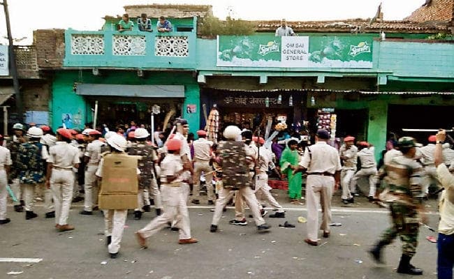 नालंदा : जानिए किस बात को लेकर ग्रामणि हुए उग्र, वेना थाने पर बोला हमला, लाठीचार्ज