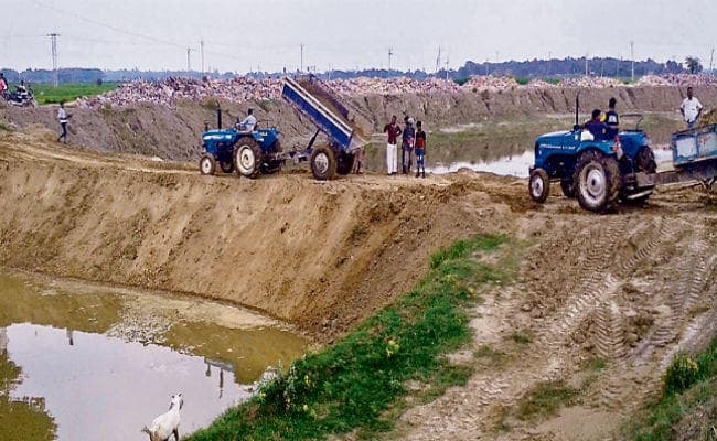 दरभंगा : अलीनगर में किसानों ने बांध दी कमला नदी की धार