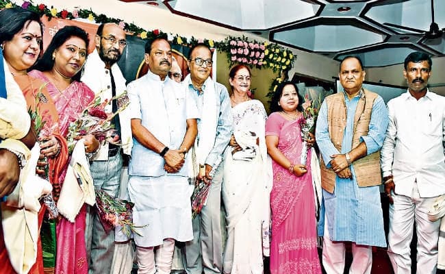 रांची : वाजपेयी को कविताओं के माध्यम से दी श्रद्धांजलि, कहा, जब जब सजेगी प्यार की महफिल, गीत तेरे गूंजेंगे