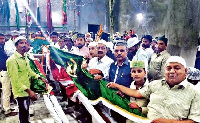 रांची : इमामबाड़ों व अखाड़ों में खड़ा किया गया मोहर्रम की पांचवीं का निशान