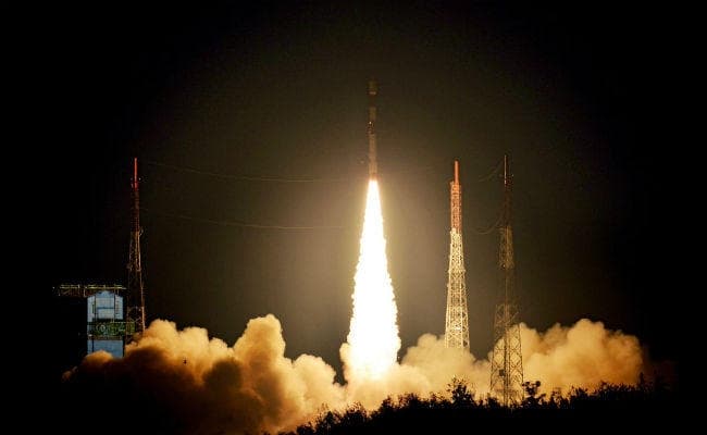 ISRO ने PSLV-C42 के जरिये ब्रिटेन के 2 उपग्रहों का किया सफल प्रक्षेपण