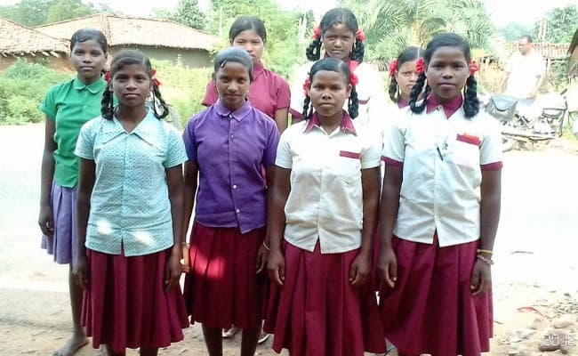 Gumla : कस्तूरबा स्कूल में बैठने की जगह नहीं, आदिम जनजाति की 80 छात्राओं को निकाला