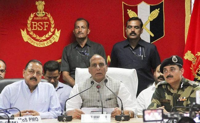 राजनाथ व वीके सिंह ने कहा - सेना समर्थित हैं इमरान, भारत के प्रति पाक के रुख में कोई बदलाव नहीं