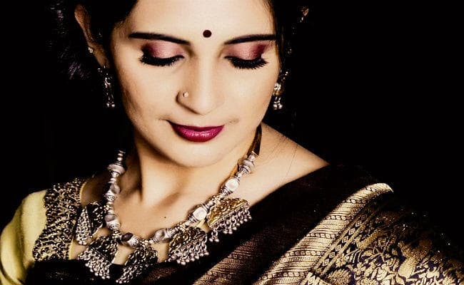 ट्रेंडी ज्वेलरी से ऐसे पाएं फ्यूजन लुक