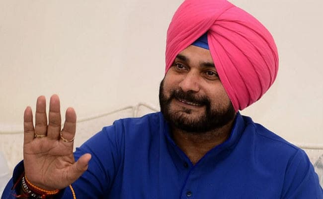 करतारपुर कॉरिडोर मामले को लेकर सिद्धू पहुंचे सुषमा स्वराज के पास, लगी फटकार