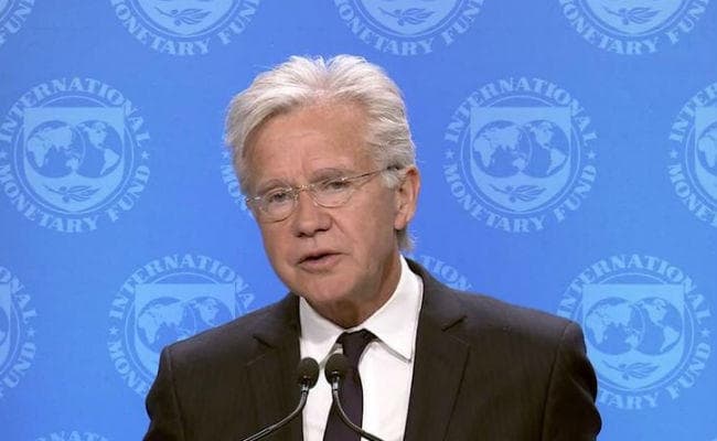 IMF ने किया आगाह : तेल और पेट्रोलियम पदार्थों की कीमतों में इजाफे से बढ़ सकती है महंगाई