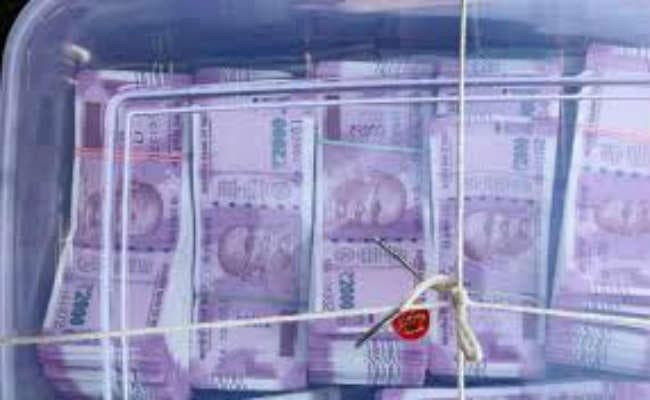 10 लाख के जाली नोटों के साथ तस्कर गिरफ्तार