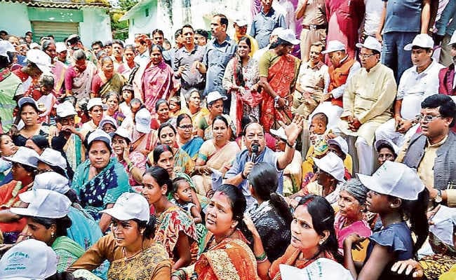 सेवा दिवस कार्यक्रम की शुरुआत, मजदूरों के बच्चों की पढ़ाई से शादी तक में आर्थिक मदद देगी सरकार, जानें अन्य घोषणाओं को
