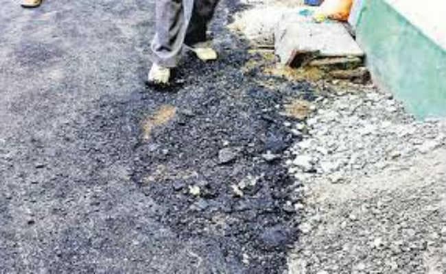 घटिया सड़कों के निर्माण मामले में कार्रवाई कर जल्द सौंपें रिपोर्ट