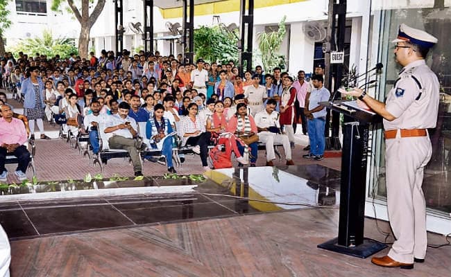 पटना : मगध महिला कॉलेज के पास तैनात रहेंगी चार कांस्टेबल, शुरू हुआ गर्ल्स सिक्यूरिटी बूथ