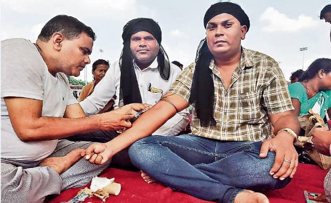 रांची : प्रधानमंत्री को खून से लिखा पत्र, स्थायीकरण की मांग