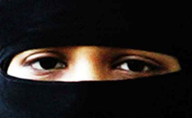 बिहार : तीन तलाक पर केंद्रीय कैबिनेट की मंजूरी के बाद JDU असहज, कांग्रेस ने साधा निशाना