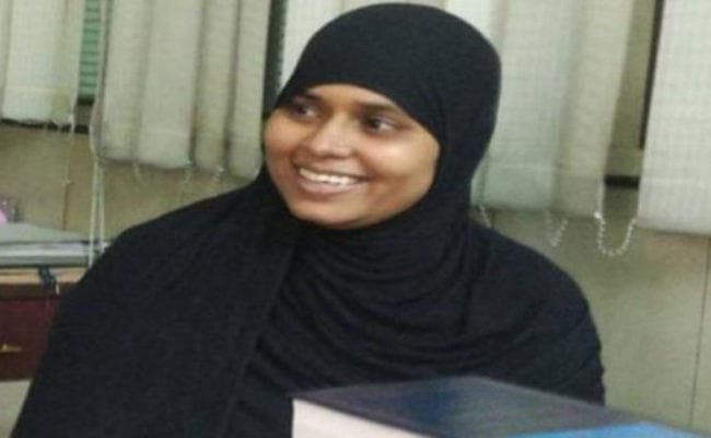 तीन तलाक को दंडनीय अपराध बनाने के अध्यादेश का इशरत जहां ने किया स्वागत