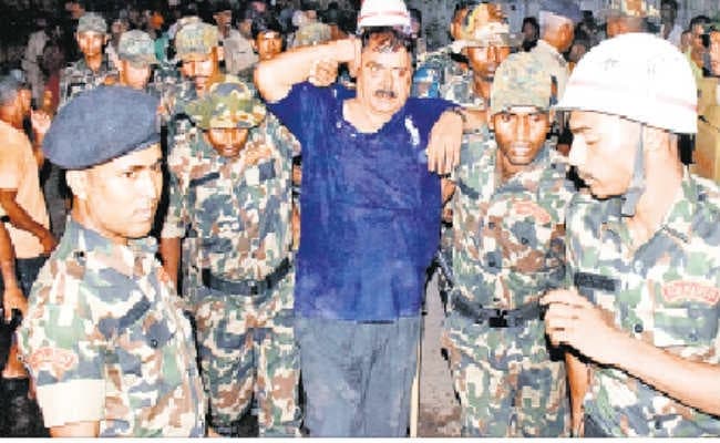 अघोरिया बाजार हादसा : भीड़ से बचकर निकले कार चालक ने कहा- पुलिस लाठीचार्ज नहीं करती, तो भीड़ मुझे जान से ही मार डालती