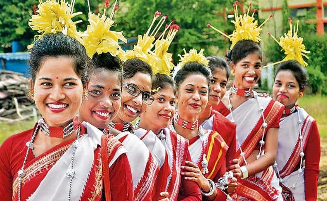 करमा आज, थिरक उठे पांव, दमक उठे चेहरे, गीत, बांसुरी, फूल और सौंदर्य का है यह पर्व