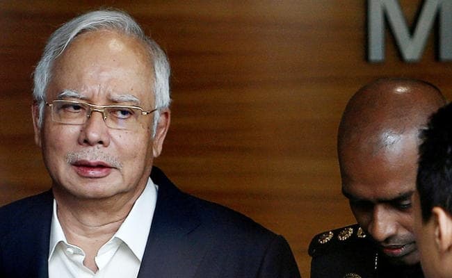 मुश्किल में मलयेशिया के पूर्व प्रधानमंत्री नजीब रजाक, भ्रष्टाचार के 21 आरोपों में गिरफ्तार