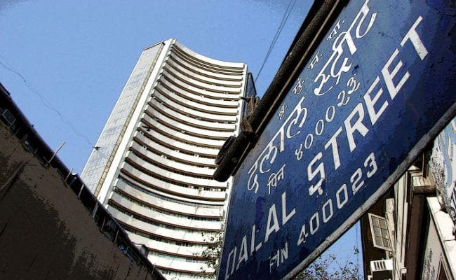 ''रुपया, तेल और राजनीतिक रार, बाजार में हाहाकार के लिए जिम्मेदार''