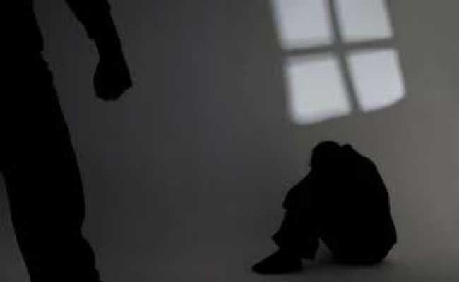 मोबाइल दिखाने के बहाने चार साल की बच्ची से किया दुष्कर्म