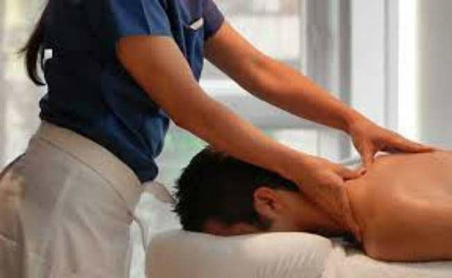 मसाज पार्लर की आड़ में फलफूल रहा देह व्यापार, पुलिस की कई बार छापेमारी के बाद भी   धंधा बेलगाम