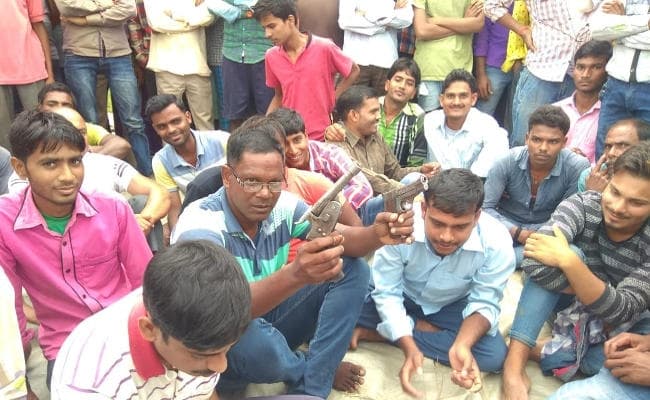 Jharkhand : गुमला में शांति सेना की अशांति से तनाव, NH-43 जाम