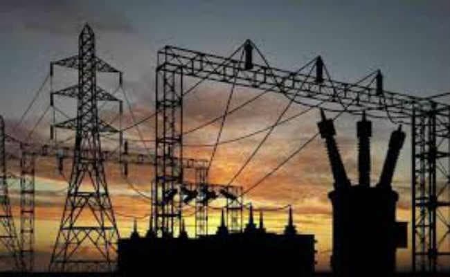 झारखंड में बिजली आपूर्ति चरमरायी, लोग परेशान
