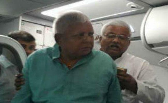 लालू प्रसाद को आया चक्कर, पेईंग वार्ड में गिरते-गिरते बचे, डॉक्टरों ने दी सलाह- बेड से अचानक नहीं उठें