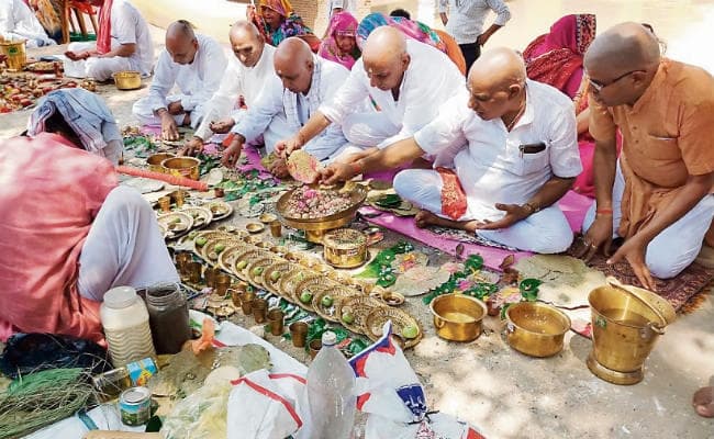 पितृपक्ष में तर्पण से दूर होता है पितृदोष