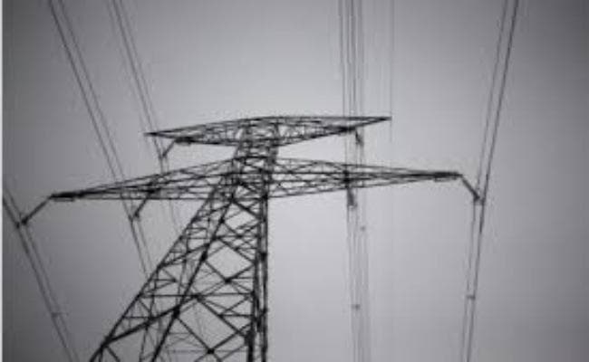 बलिया : हाईटेंशन तार की चपेट में आकर तीन की मौत