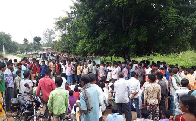 भाजपा नेता का शव मिलने से लोगों में रोष, सड़क जाम