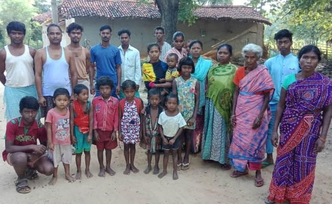 बरकट्ठा : पूर्ण साक्षर ग्राम तुर्कडीहा में आजादी के 70 वर्षों बाद भी बुनियादी सुविधाओं का घोर अभाव